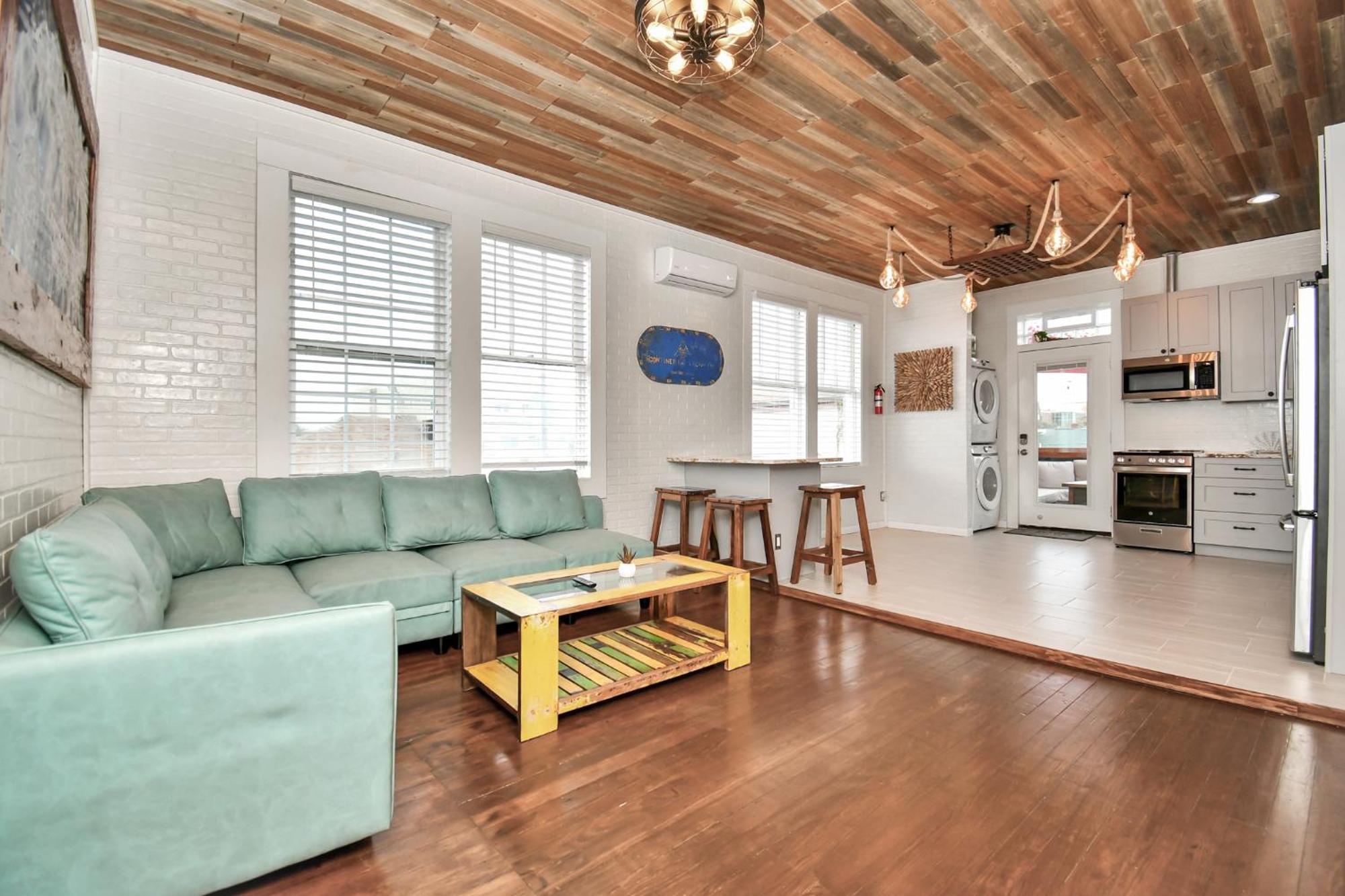 شقة Nautical Loft With Outdoor Kitchen & Beach Access غالفيستون، تكساس المظهر الخارجي الصورة
